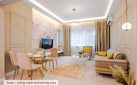 Super Central Stylish Suite & Studio With Shared Terrace By Flat Mаnager